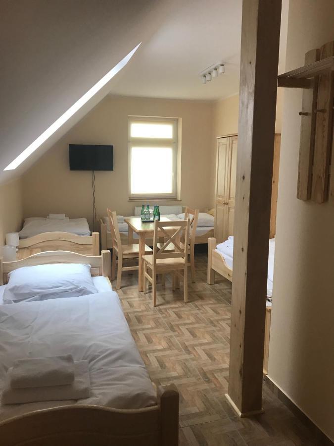 Siedem Drzew Hotel Biskupice  Buitenkant foto