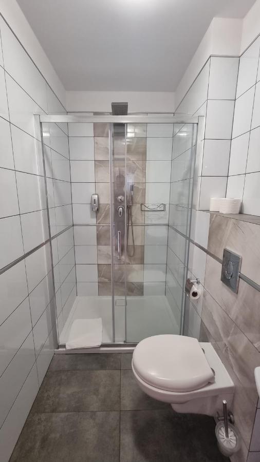 Siedem Drzew Hotel Biskupice  Buitenkant foto