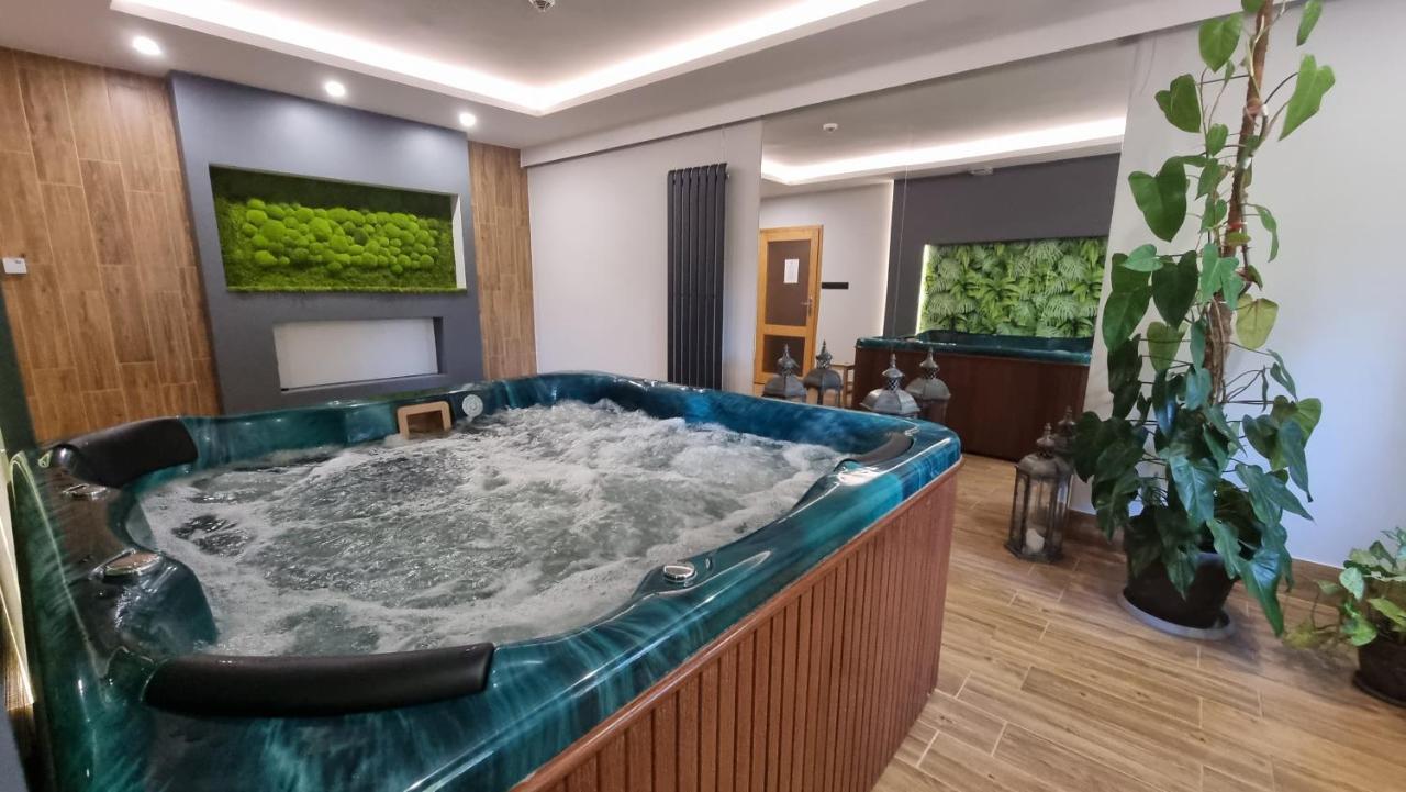 Siedem Drzew Hotel Biskupice  Buitenkant foto