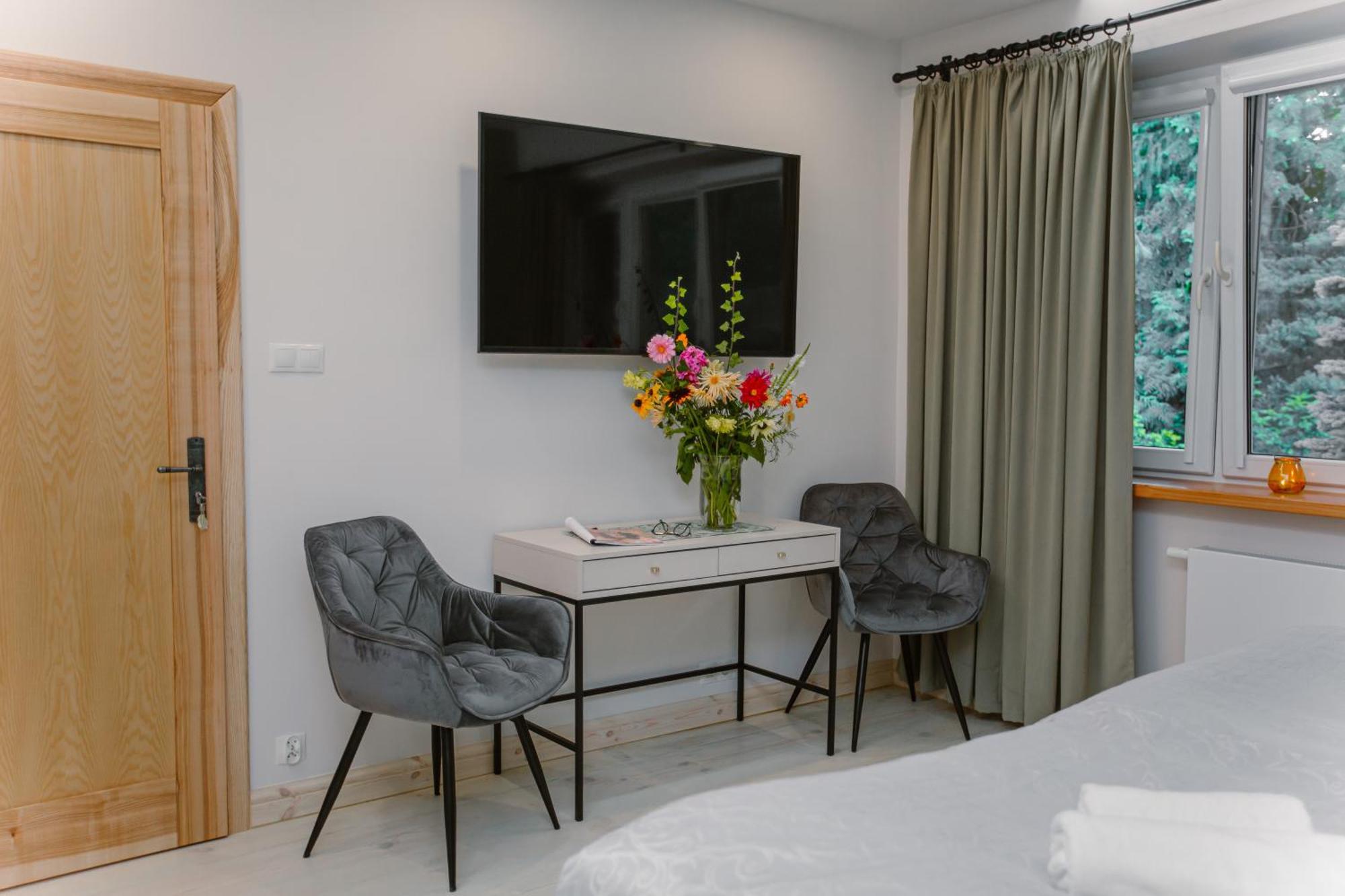 Siedem Drzew Hotel Biskupice  Buitenkant foto