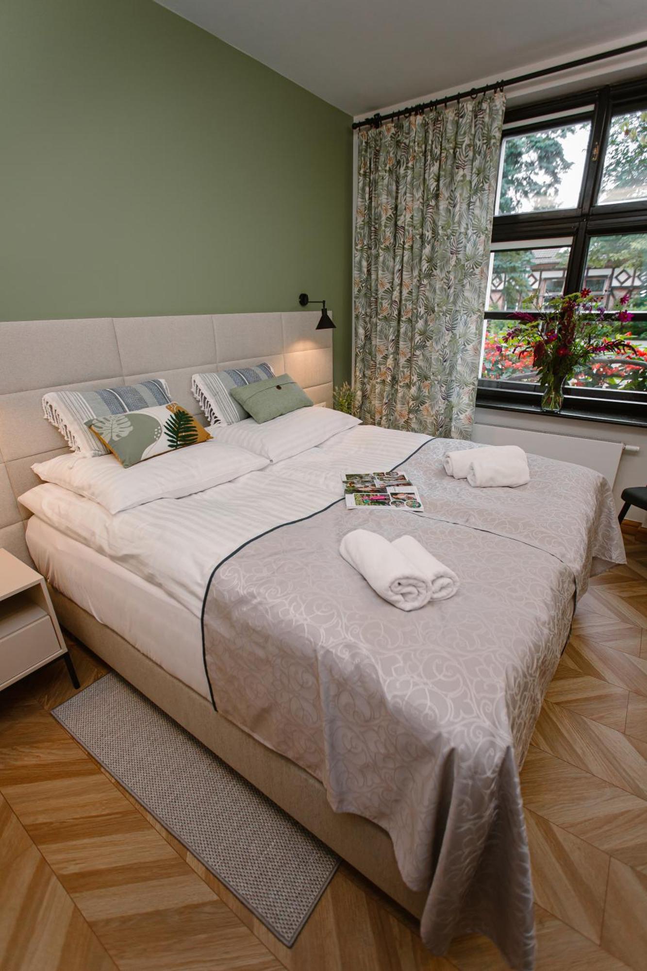 Siedem Drzew Hotel Biskupice  Buitenkant foto