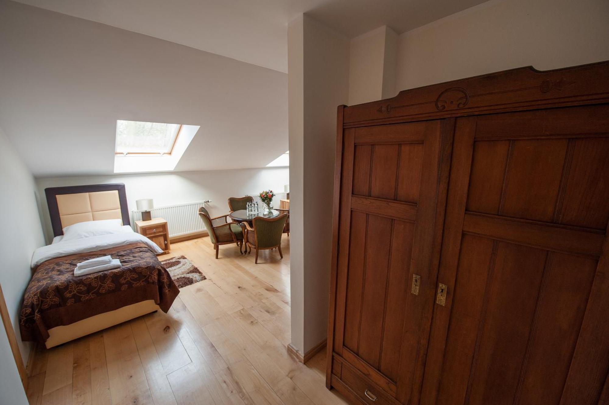 Siedem Drzew Hotel Biskupice  Kamer foto
