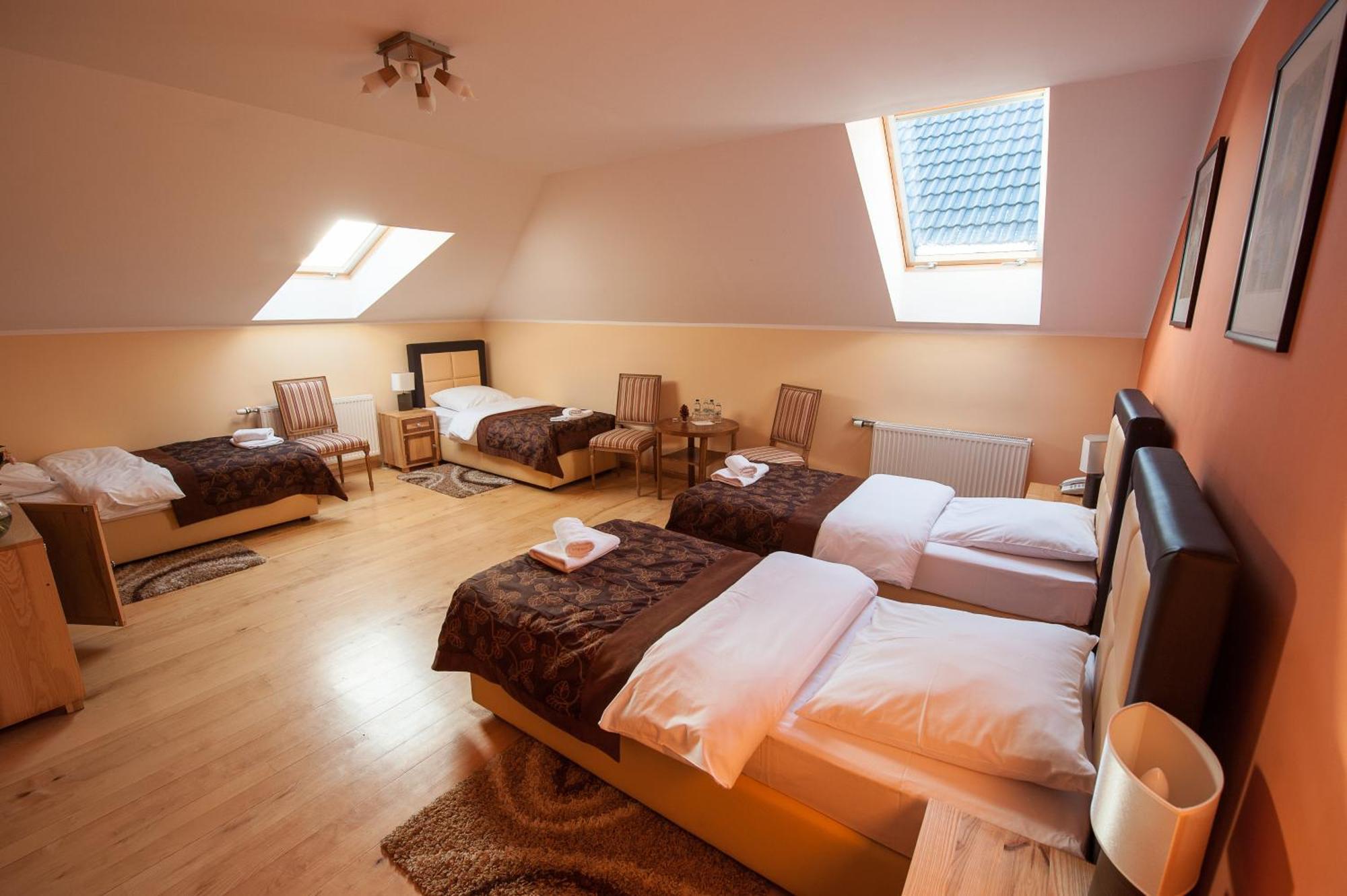 Siedem Drzew Hotel Biskupice  Kamer foto