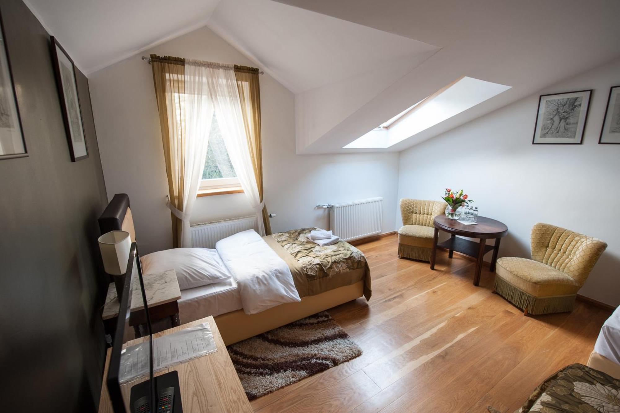 Siedem Drzew Hotel Biskupice  Kamer foto